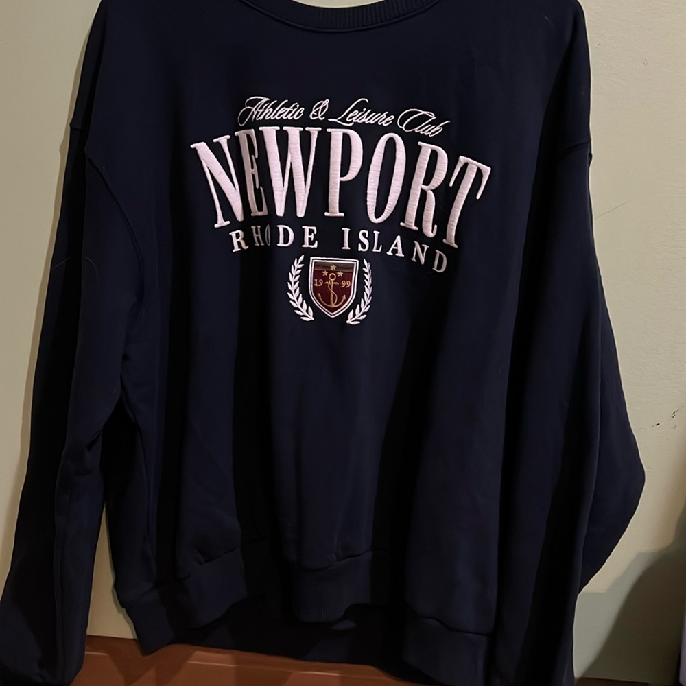 dark blue large hollister hoodie